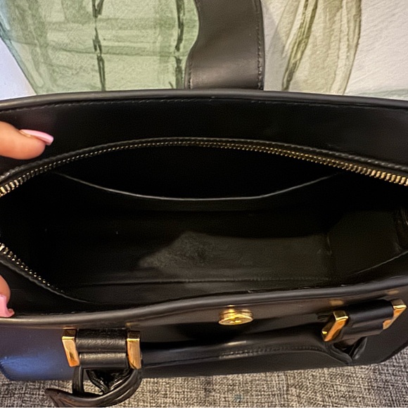 Saint Laurent Black Leather Strap with Gold Hardware - Picture 4 of 5